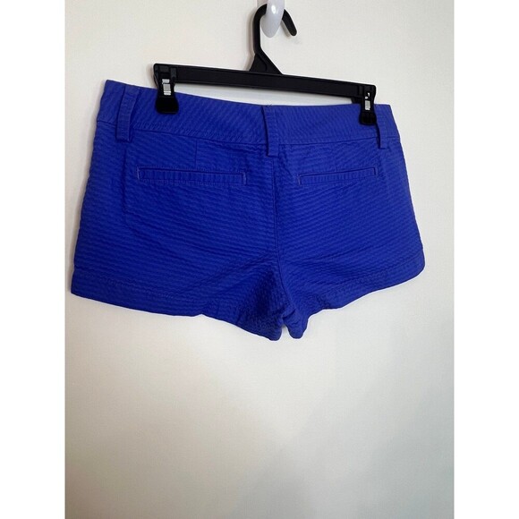 Lilly Pulitzer Walsh Short - Picture 2 of 4
